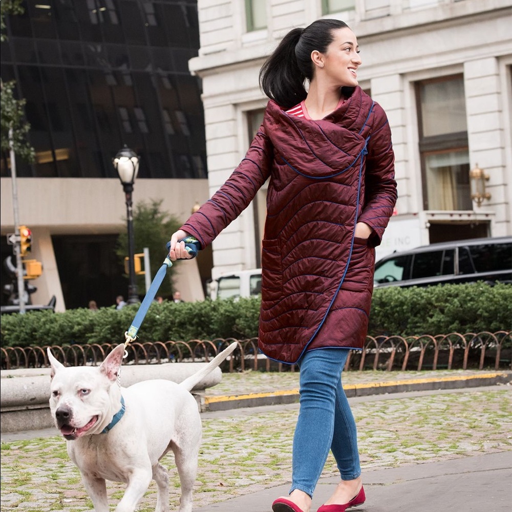 BETABRAND Rumpl Navy Quilted Puffer Wrap S/M